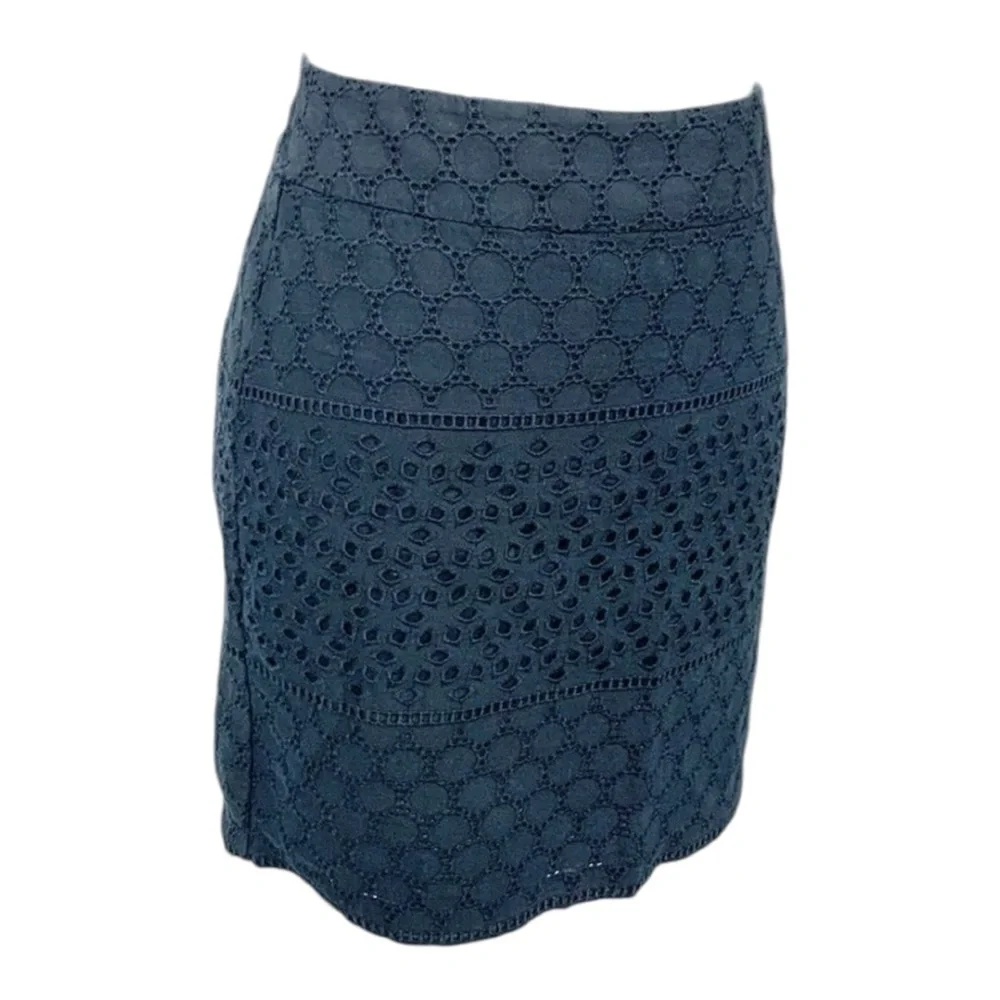 Banana Republic Navy Blue Eyelet 100% Cotton Skirt Size 2 - Picture 2 of 8
